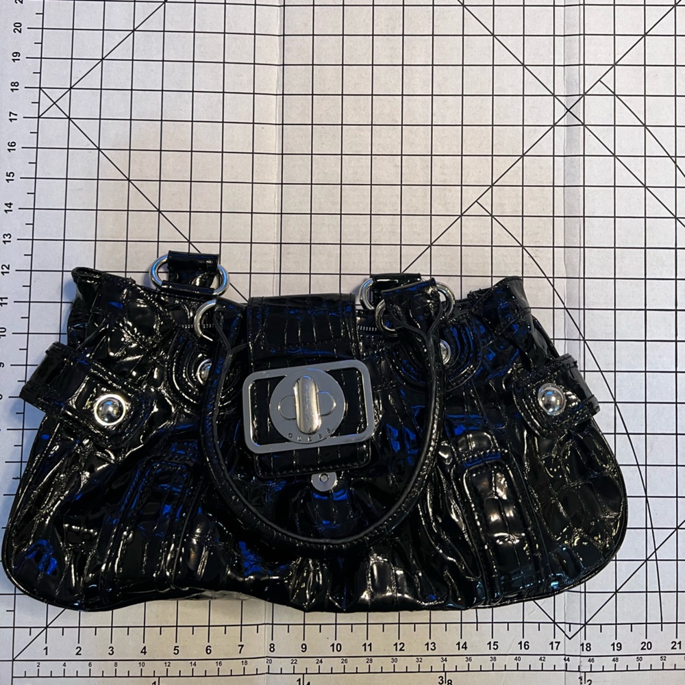 GUESS EUC black patent purse bag silver hardware